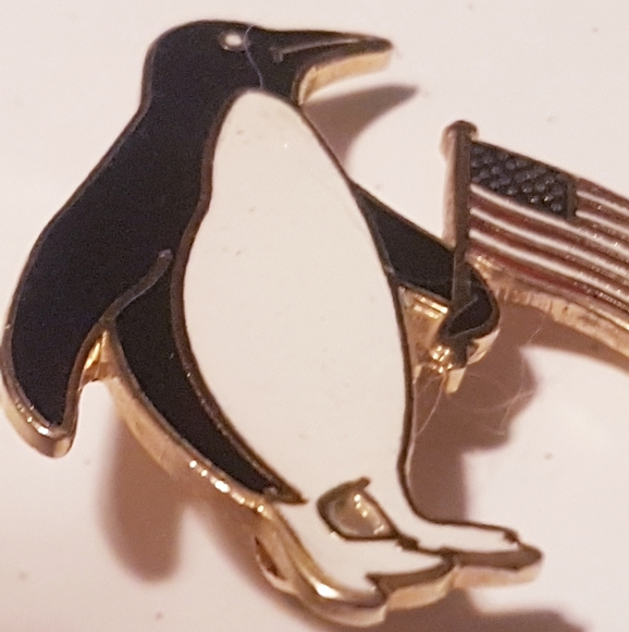 Penguin Enamel Pin - Picture 10 of 10